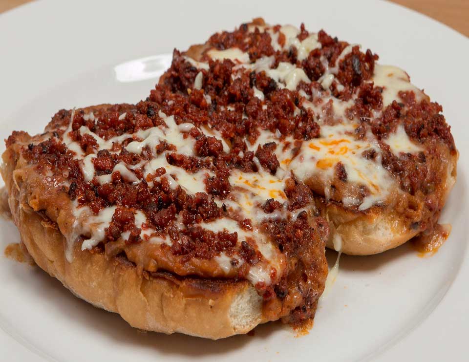 EL TIMÓN RESTAURANT - Molletes con chorizo o tocino