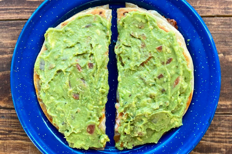 Quesadilla con guacamole en La Barracuda